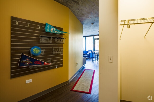 2BR, 2BA - 845SF - 30 East Apartments