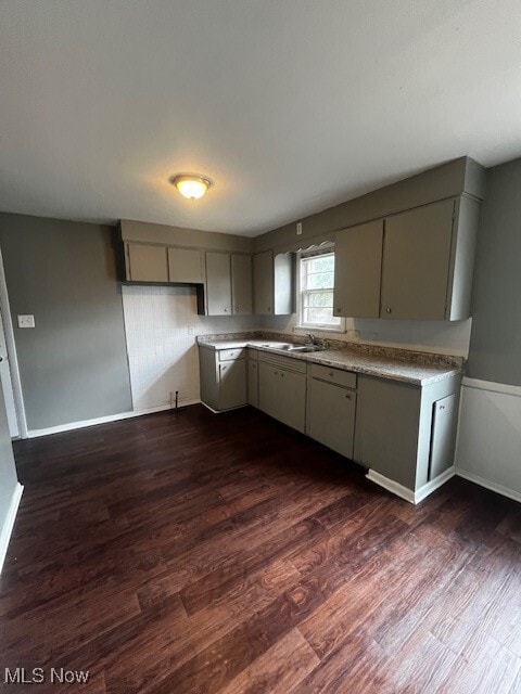 Building Photo - 2037 Brownlee Ave