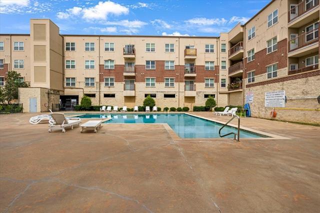 Foto del edificio - 1100 W Trinity Mills Rd