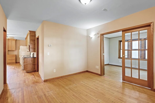 Building Photo - 2527 29th Ave S