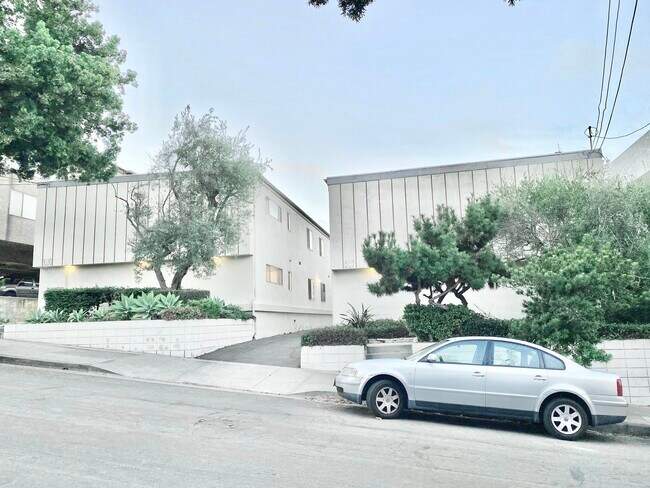 building exterior - 517 Pier Ave