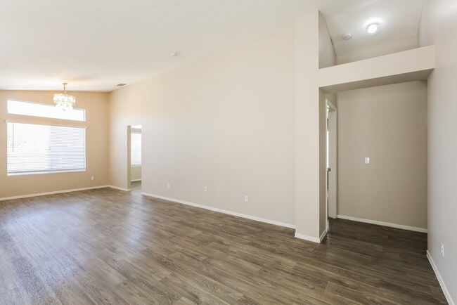 Building Photo - 1724 Villa Vista Way