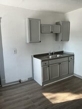 Building Photo - 9904 Manor Ave