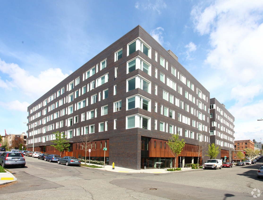 Foto principal - UW - Cedar Apartments