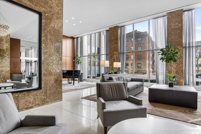 Foto del edificio - 655 W Irving Park Rd