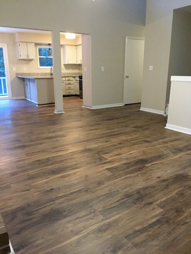 Living - 2314 Covey Ln