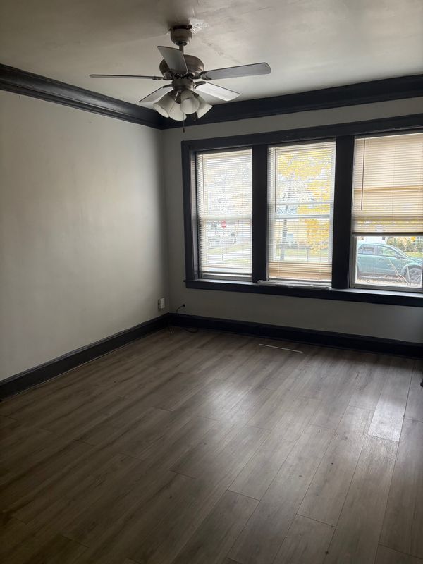 Foto del edificio - 4959 W Wrightwood Ave