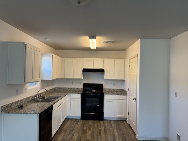 Building Photo - 3664 Angelina Dr