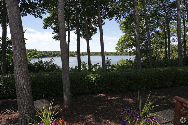 Foto del edificio - Lake Susan Apartments