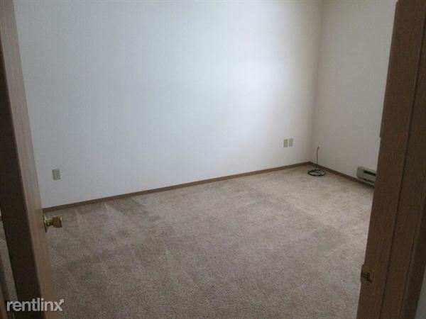 Building Photo - 308 Pine Crest Dr