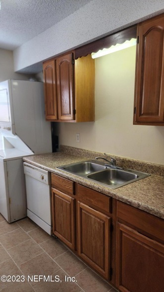 Foto del edificio - 8344 Homeport Ct