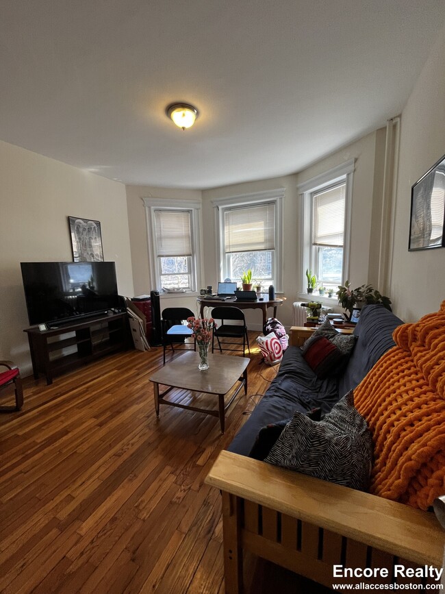 Building Photo - 1637 Commonwealth Ave