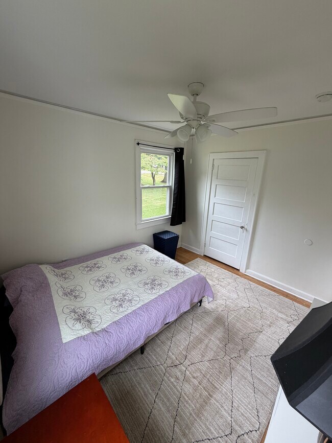 Foto del edificio - 202 Mayfield Dr