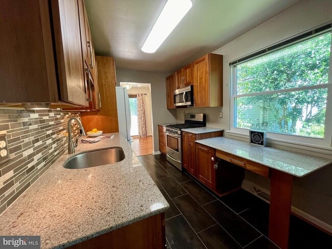 Building Photo - 11585 Red Leaf Ct