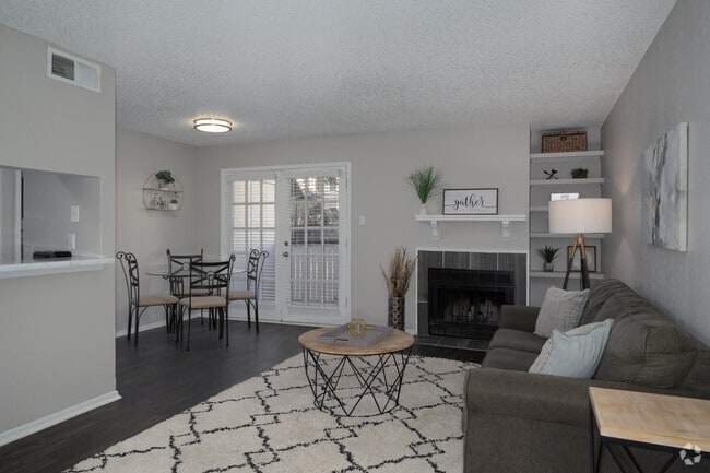 1 habitación, 1 baño - 744 pies cuadrados - Sala de estar - 3001 Crystal Springs