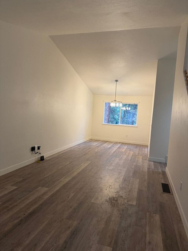 Foto del edificio - 4 Bedroom Duplex for Rent