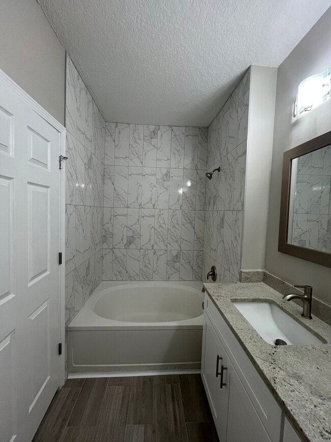 Foto del edificio - 400 17th St NW
