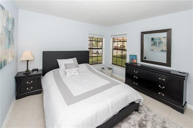 Foto del edificio - 301 Olivewood Pl