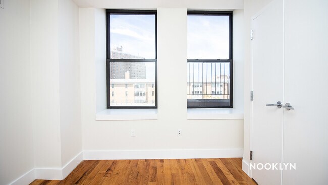 Building Photo - 488 Kosciuszko St