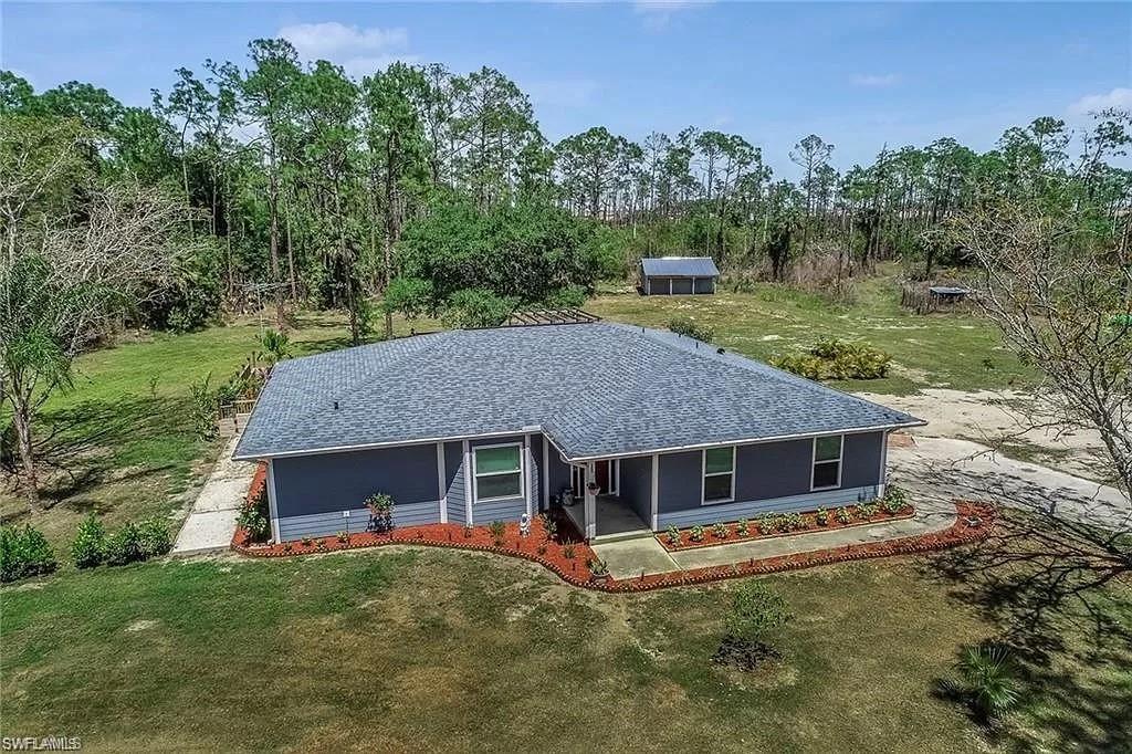 Foto principal - 19381 Burgundy Farms Rd
