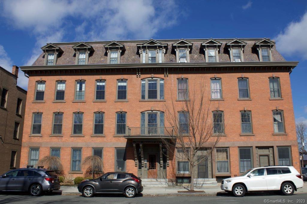 130 Main St Unit 4B, Canton, CT 06019 Condo for Rent in Canton, CT