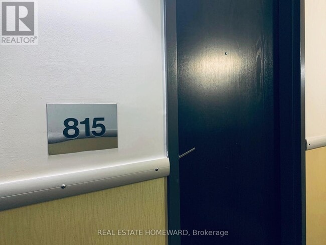 Building Photo - 233 Carlaw Ave