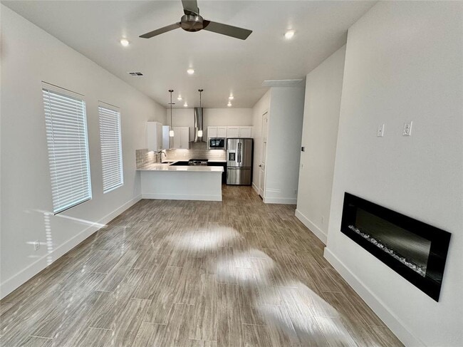 Foto del edificio - 13112 Maplewood Ave