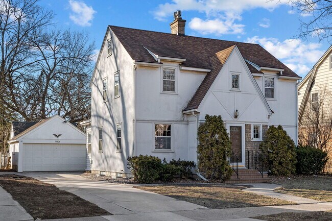 Foto del edificio - 1109 3rd St NW