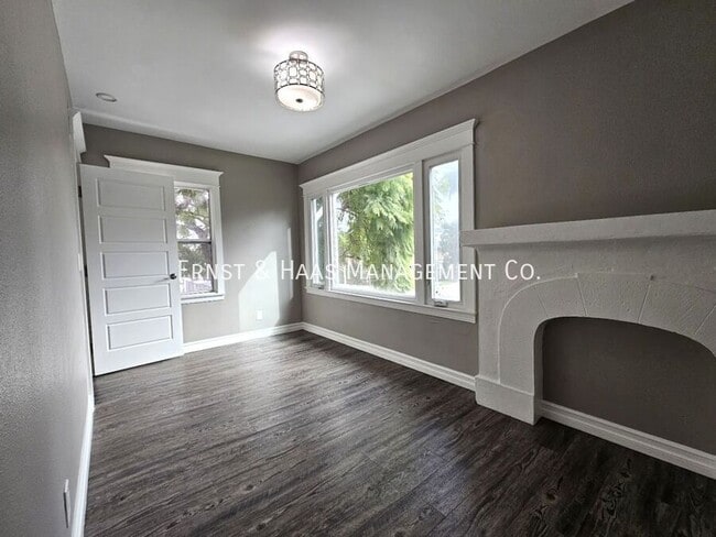 Foto del edificio - 755 Elm Ave