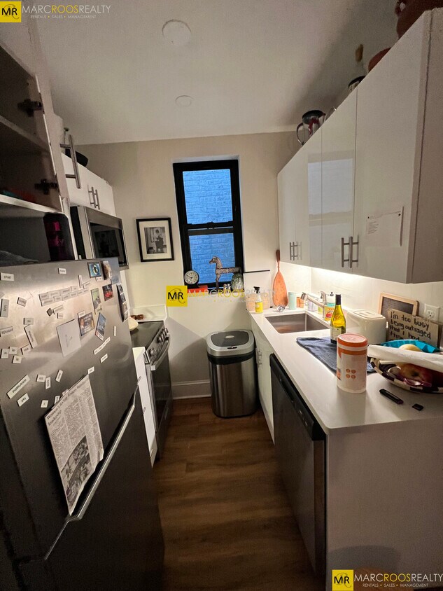 Primary Photo - 831 Beacon St