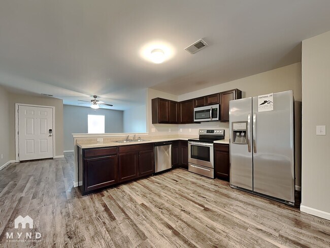 Foto del edificio - 804 The Heights Ln