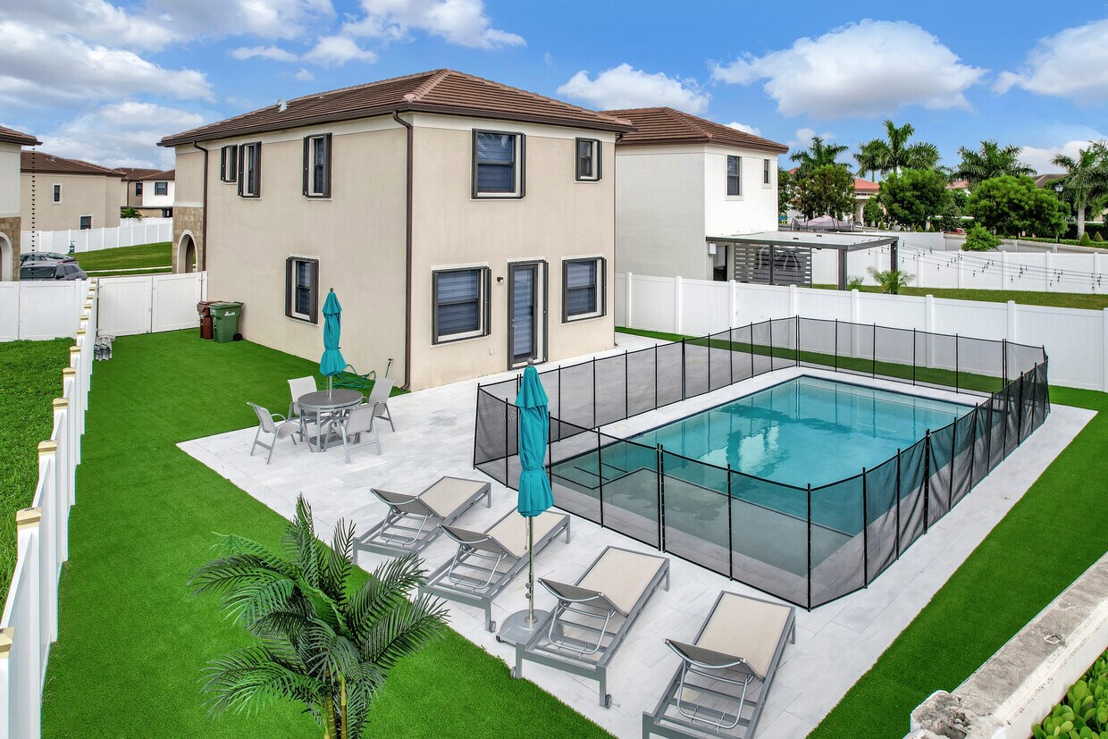 Foto principal - 10800 W 35th Way