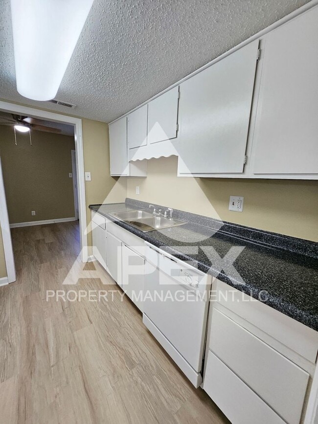 Foto del edificio - MOVE-IN SPECIAL, $1 RENT!! - Nice 2Bd - 1.5 Ba. Town House in West Knox off Cedar Bluff!