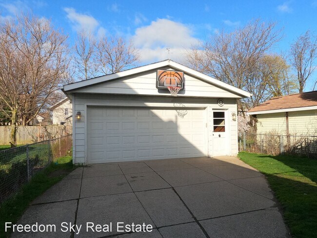 Building Photo - 3 br, 1 bath House - 2978 POPLAR STREET