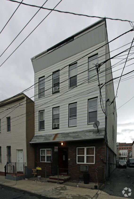 Foto del edificio - 64 Newkirk St