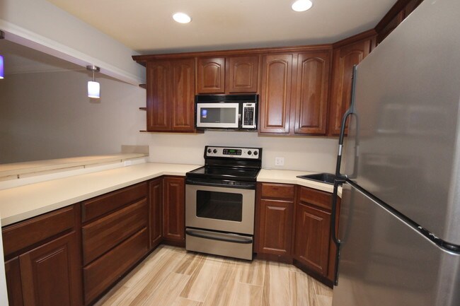 Building Photo - 2405 Lowson Blvd