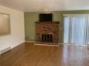 Building Photo - 663 Allison Dr