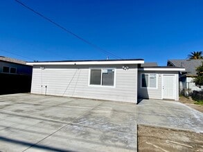 Building Photo - 748 Hawthorne Pl