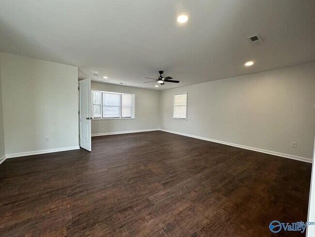 Building Photo - 2712 Garvin Rd NW