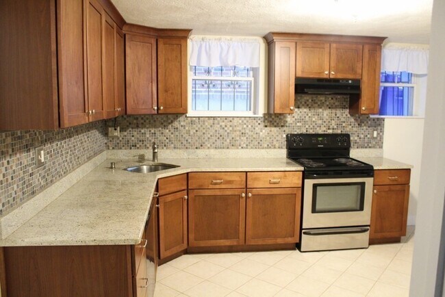 54 Woodward St Unit 1