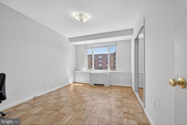 Foto del edificio - 4301 Massachusetts Ave NW