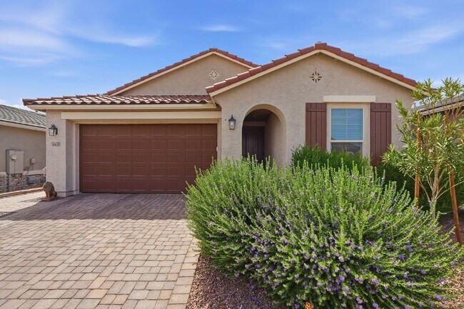 Foto del edificio - 4436 N 202nd Ln