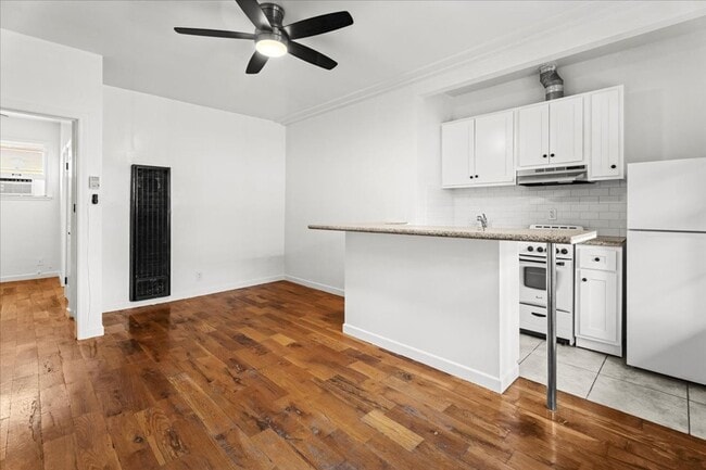 Photo - One Bedroom Unit In The Heart Of Koreatown! Apartment
