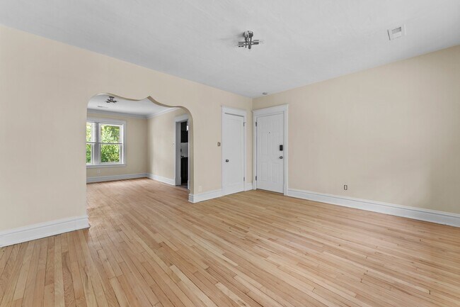 Foto del edificio - 7350 Amherst Ave