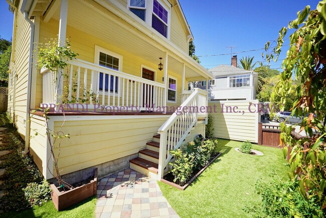 Building Photo - Gerstile Park Gem, With Upgraded Finishes ...