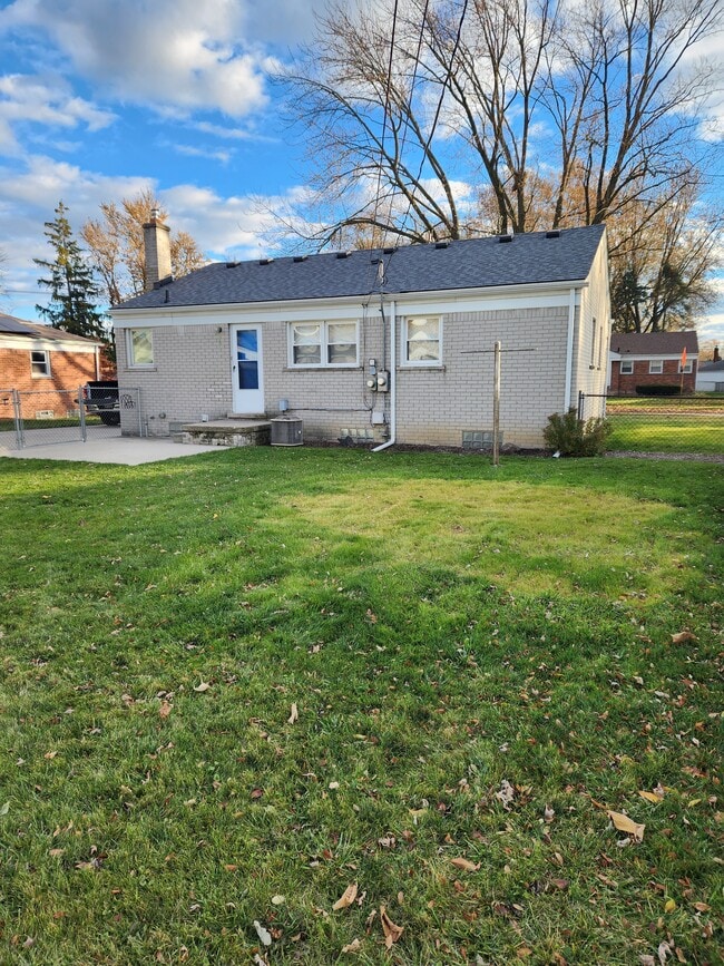 Foto del edificio - 29520 Minton