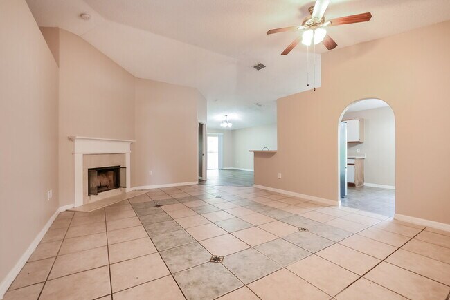Foto del edificio - 4205 Iveyglen Ave