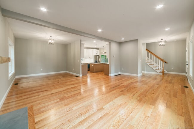 Building Photo - 164 Fox Den Rd