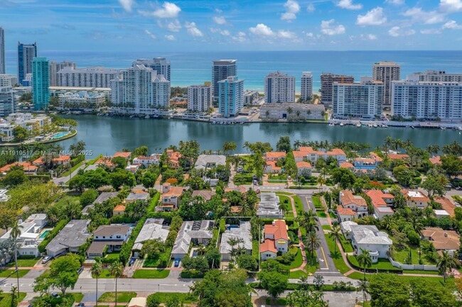 Foto del edificio - 5915 La Gorce Dr