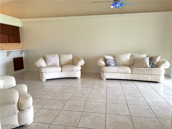 Foto del edificio - 830 Diplomat Pkwy E